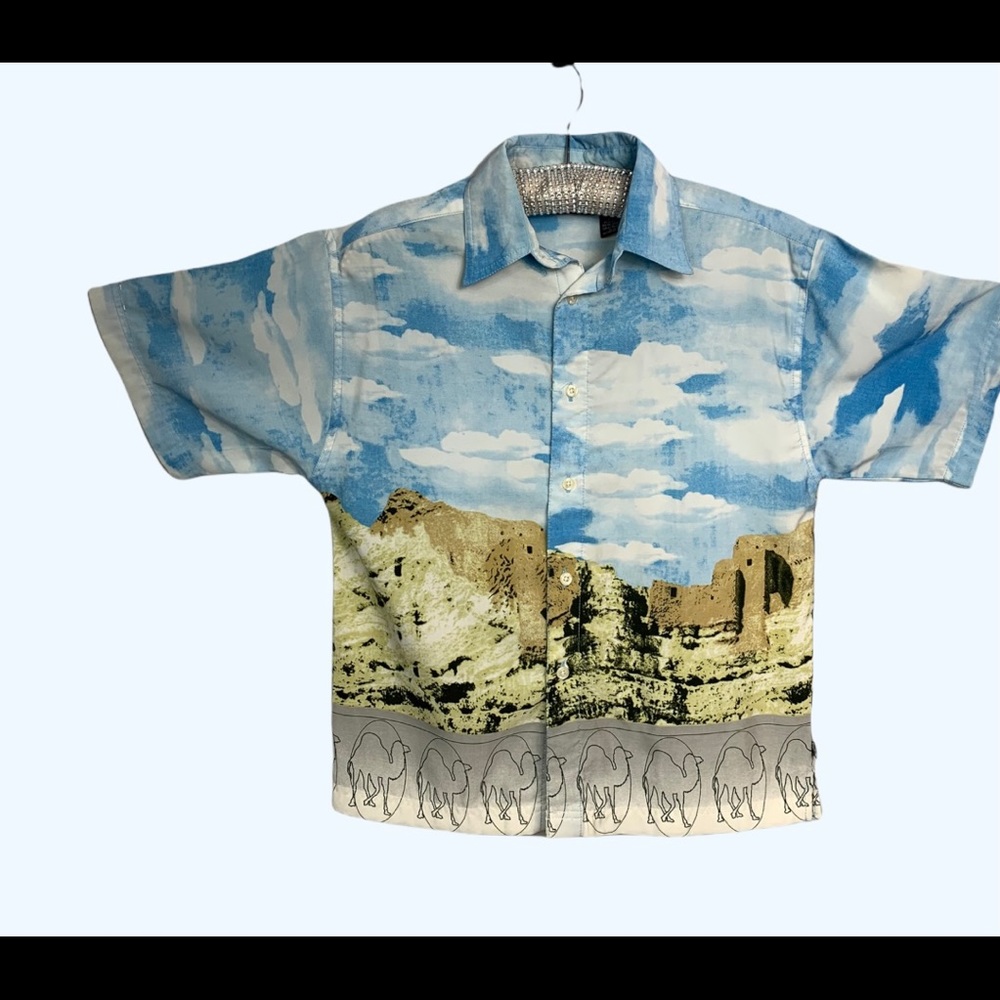Robert Stock  Boys  Hawayan shirt size M. 10/12